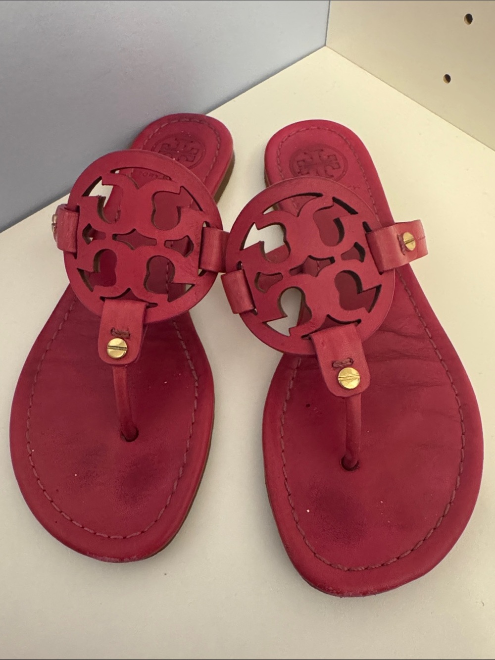 Tory Burch Miller Leather Thong Sandals - Fuchsia Pink - Size 6.5 (Estimated)